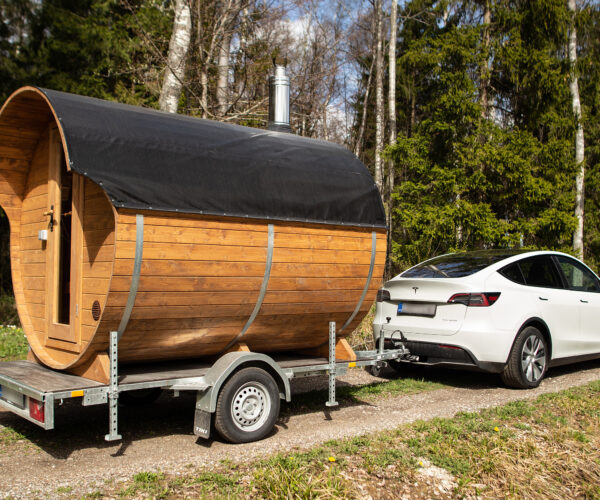 Haagissaun ja kümblustünn kõrvuti — täielik saunapakett